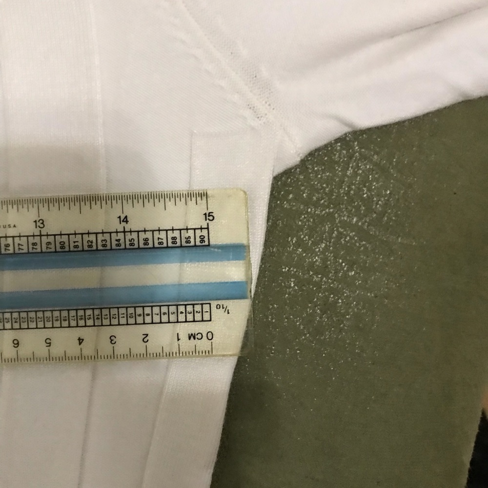 Carmen Marc Valvo Turtleneck - Picture 11 of 15